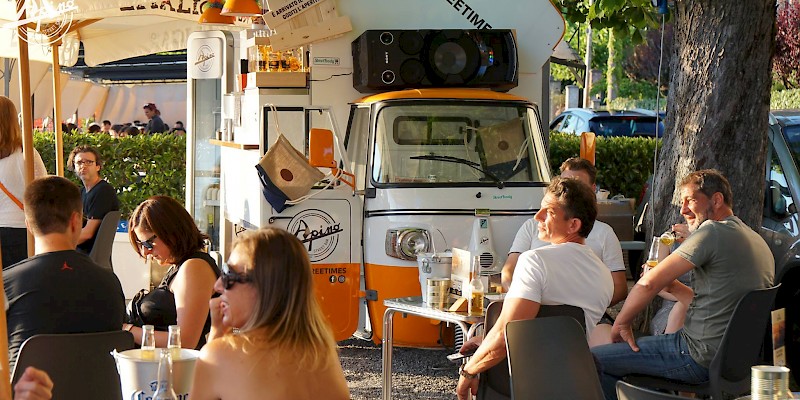 Apino Streetbar: il bar su ruote sul Lago Maggiore