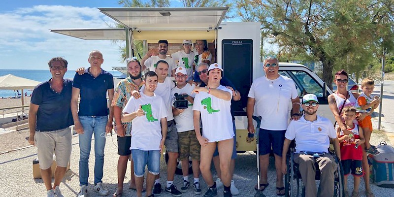 Frollabus, il biscottificio sociale itinerante