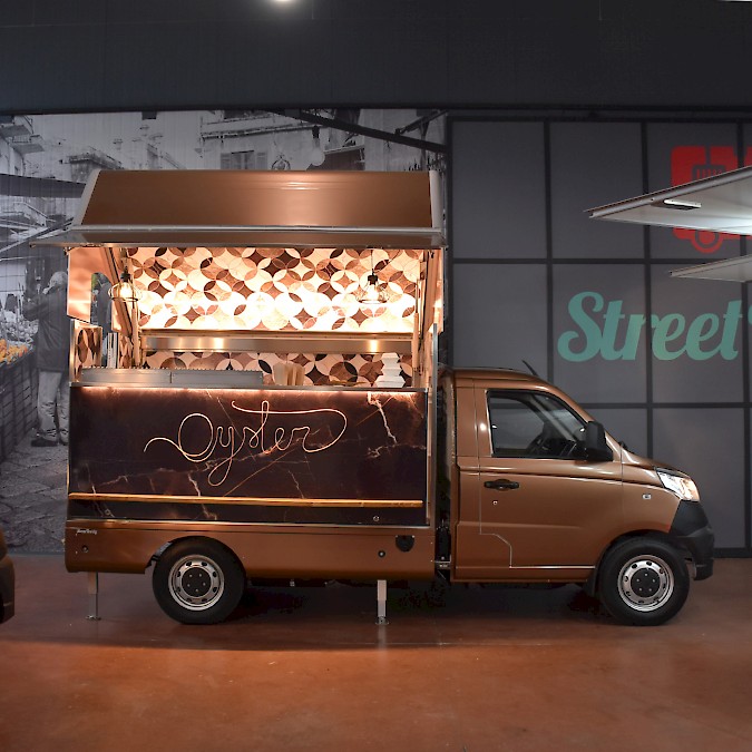 NUOVI FOOD TRUCK NP6 PRESTAZIONI ELEVATE E STILE INEGUAGLIABILE NUOVI FOOD TRUCK NP6 PRESTAZIONI ELEVATE E STILE INEGUAGLIABILE