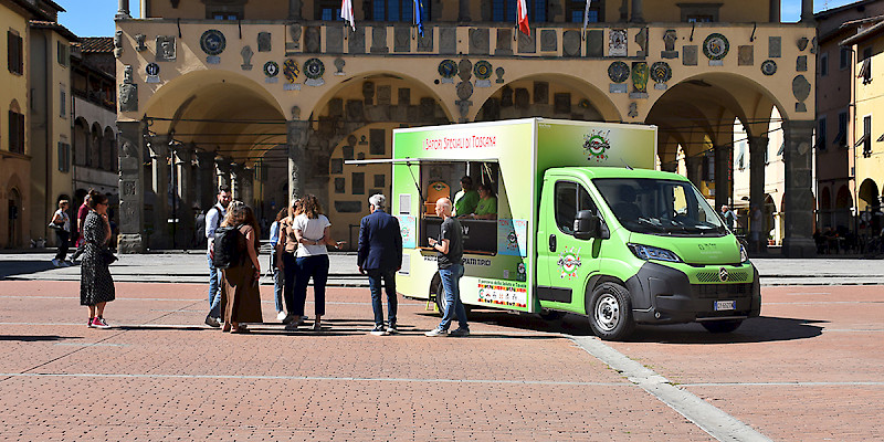 A DREAM ON WHEELS: THE FOOD TRUCK OF THE “RAGAZZI SPECIALI”